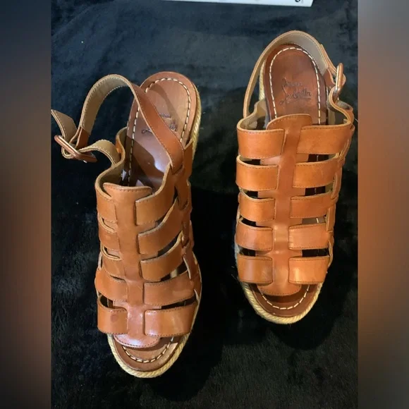 EUC!!!Christian Louboutin 💖wedges